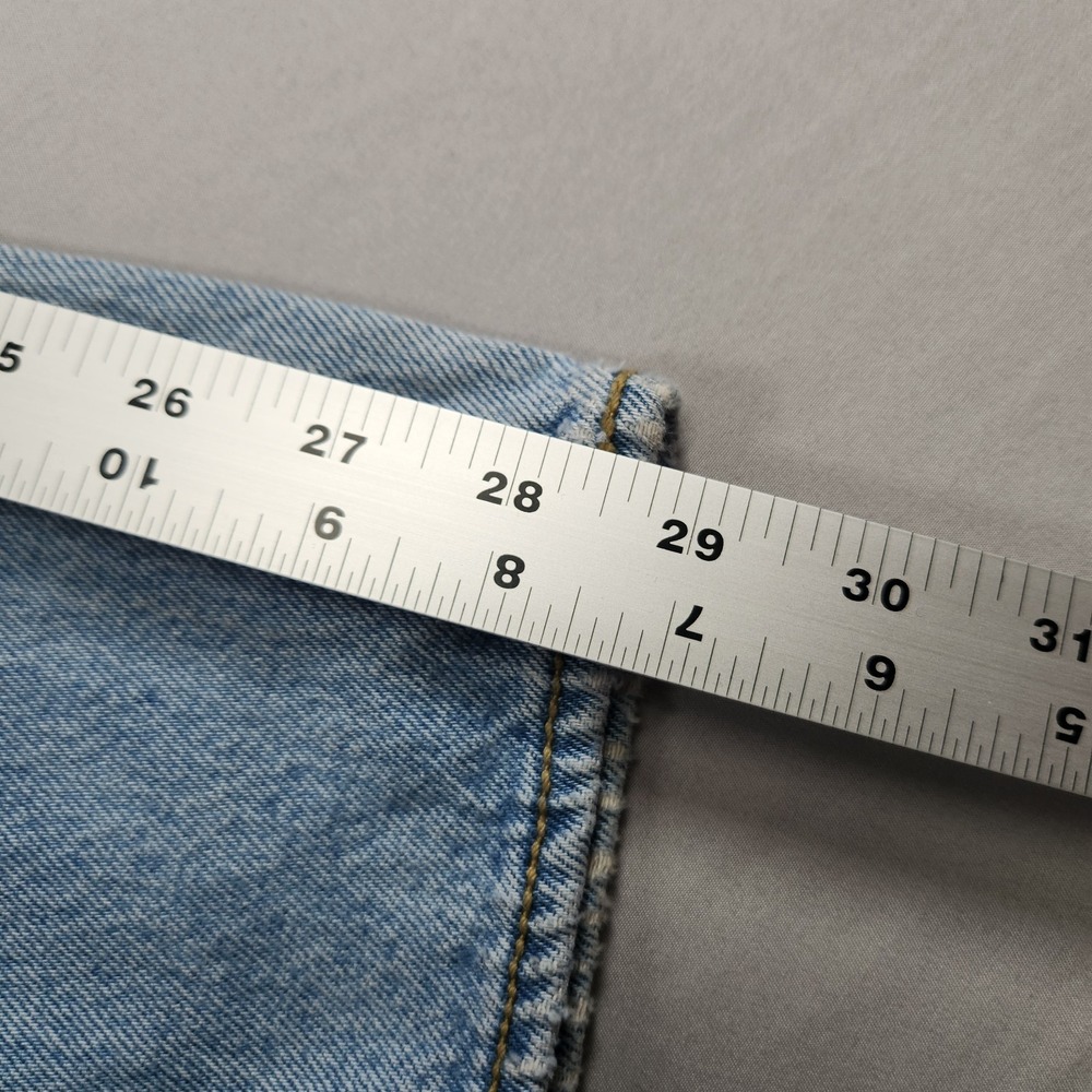 Levis 501 Jeans Mens 33x30 Blue Button Fly Straight Light Wash Mid Rise - Picture 6 of 9